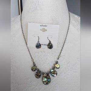 New necklace with earrings